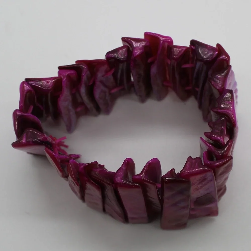 Vintage Fuchsia Shell Stretch Bracelet Dyed Mother of Pearl Statement Jewelry